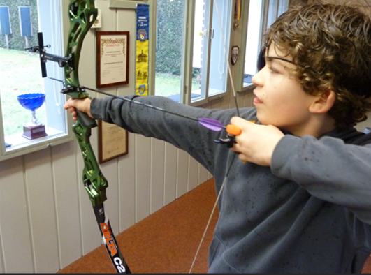 Kniehouding bij het schieten